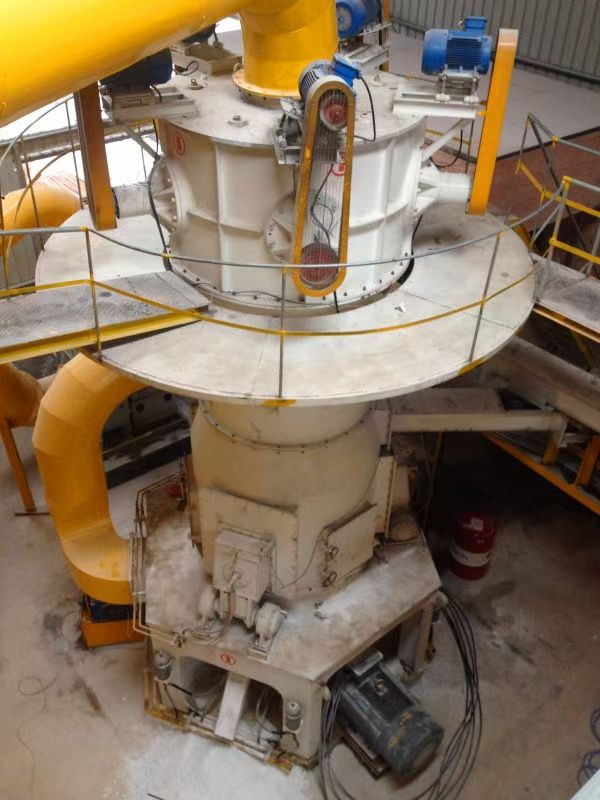 Guangxi Hezhou Shenhai fine powder grinding installation site (three sets)